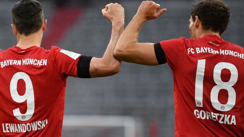 Bayern keep the distance
