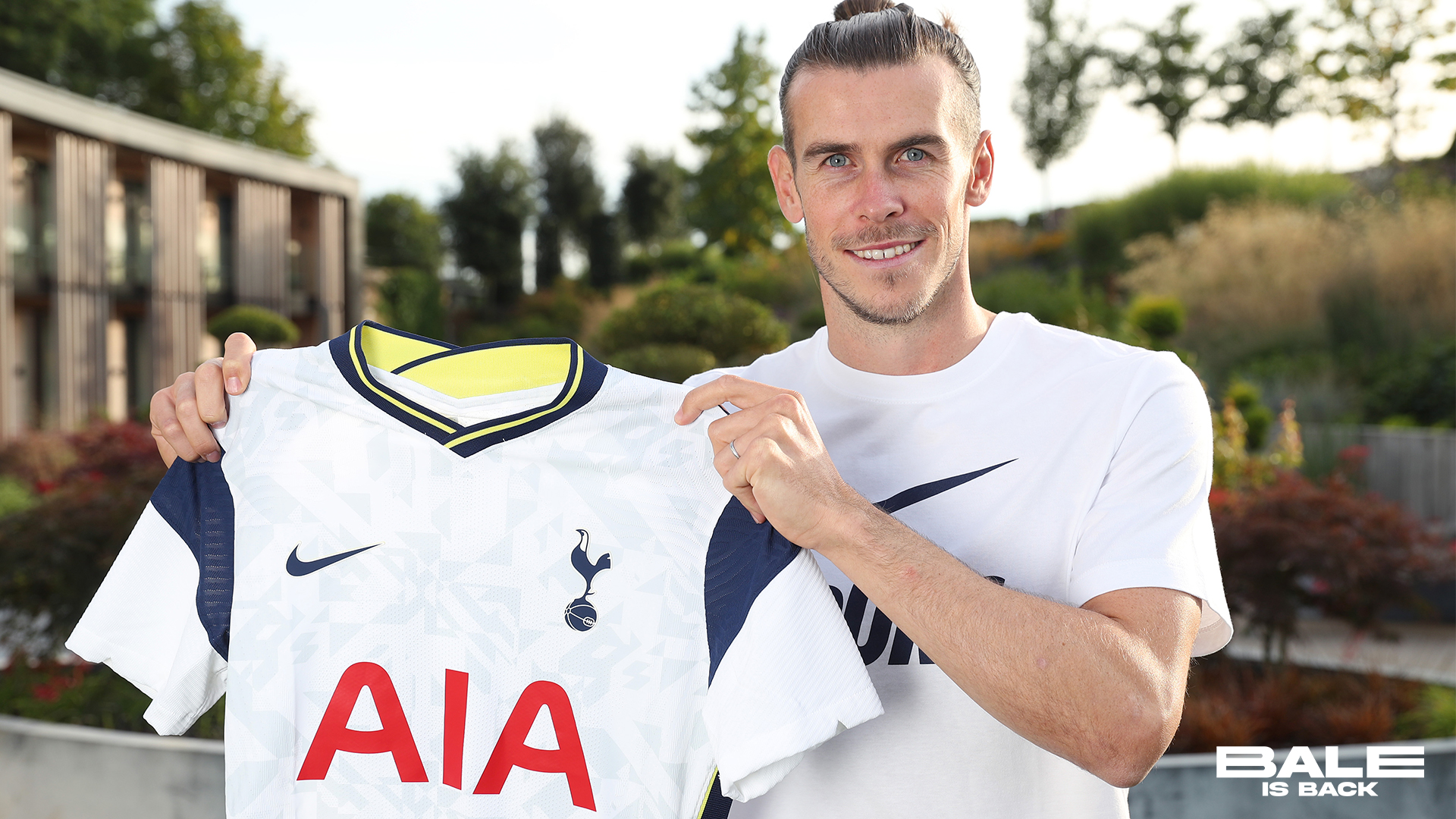 Gareth returns home