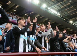 Left alone to face the threat Afición del Newcastle United