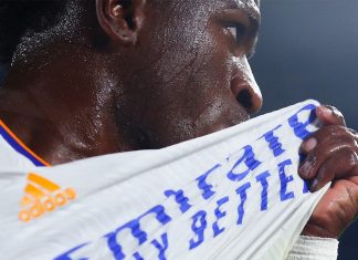 The new Vinicius: illusion with caution Vinicius besa el escudo del Real Madrid