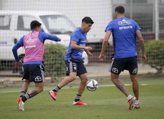 Everyone or no one Tomás Alarcón prepara los partidos internacionales con Chile