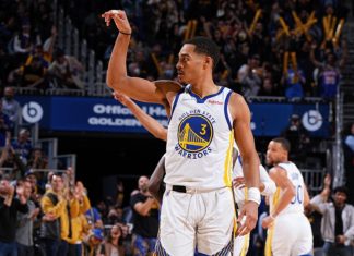 Warriors dominate with the starting five of death Los Warriors dominan con el quinteto de la muerte