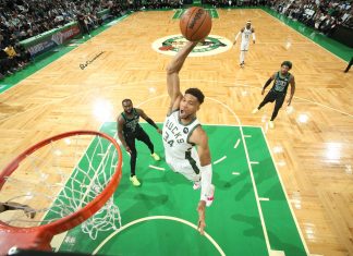 Trench war between Bucks and Celtics Guerra de trincheras entre Bucks y Celtics