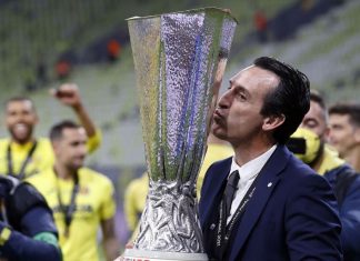 Unai Emery, misunderstood genius Unai Emery con el trofeo de Europa League