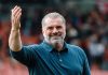 Postecoglou leads Tottenham to the top after a year adrift Postecoglou lleva al Tottenham a la cima tras un año a la deriva