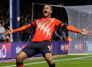 Carlton Morris, the man keeping Luton Town away from relegation Carlton Morris, el responsable de mantener al Luton Town fuera del descenso