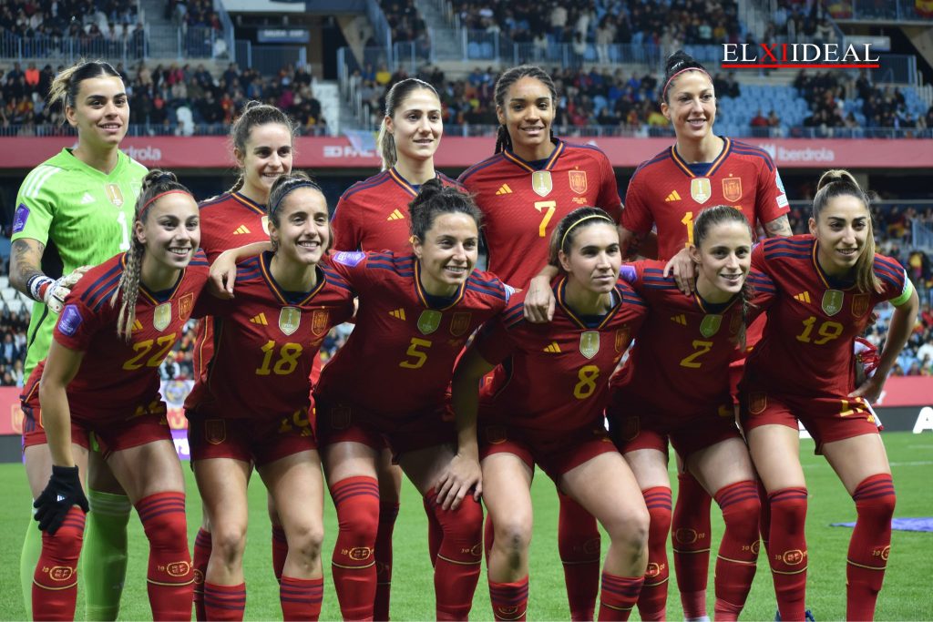 España se da un baño de masas en La Rosaleda