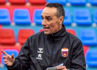Las prisas aprietan los banquillos de LaLiga Hypermotion Las prisas aprietan los banquillos de LaLiga Hypermotion