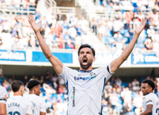 El Tenerife arrasa a un flojo Castilla para seguir soñando (4-2) El Tenerife arrasa a un flojo Castilla para seguir soñando (4-2)
